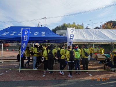 大学近郊で行われる市民マラソンに救護として参加し地域の方々との交流を行います。