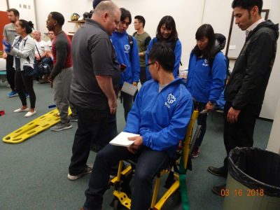 North Seattle Collegeを訪問し、Emergency Medical Technician (EMT)のクラスを見学させて頂きました。EMTの
