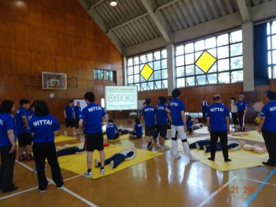 高校生にわかりやすく教えることで自らの知識の定着に繋がります。