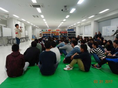 在校生が主体となり、学生生活やこれからの勉強方法について説明を受けます。