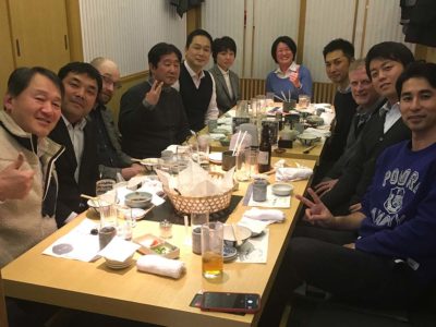 シアトルの方々と日本食を囲んで交流を図ります。人とのつながりを大切にし、毎回おもてなしをしています。
