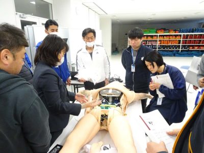 シミュレーターの構造や機能を理解し、傷病者の想定（シナリオ）を作成します。