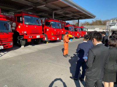 救急車同乗だけでなく、施設見学がカリキュラムにあります。レスキュー隊の使用する資器材について、ご説明を頂きました。